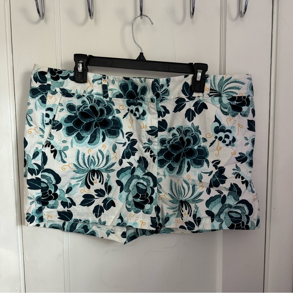 LOFT blue patterned shorts size 16